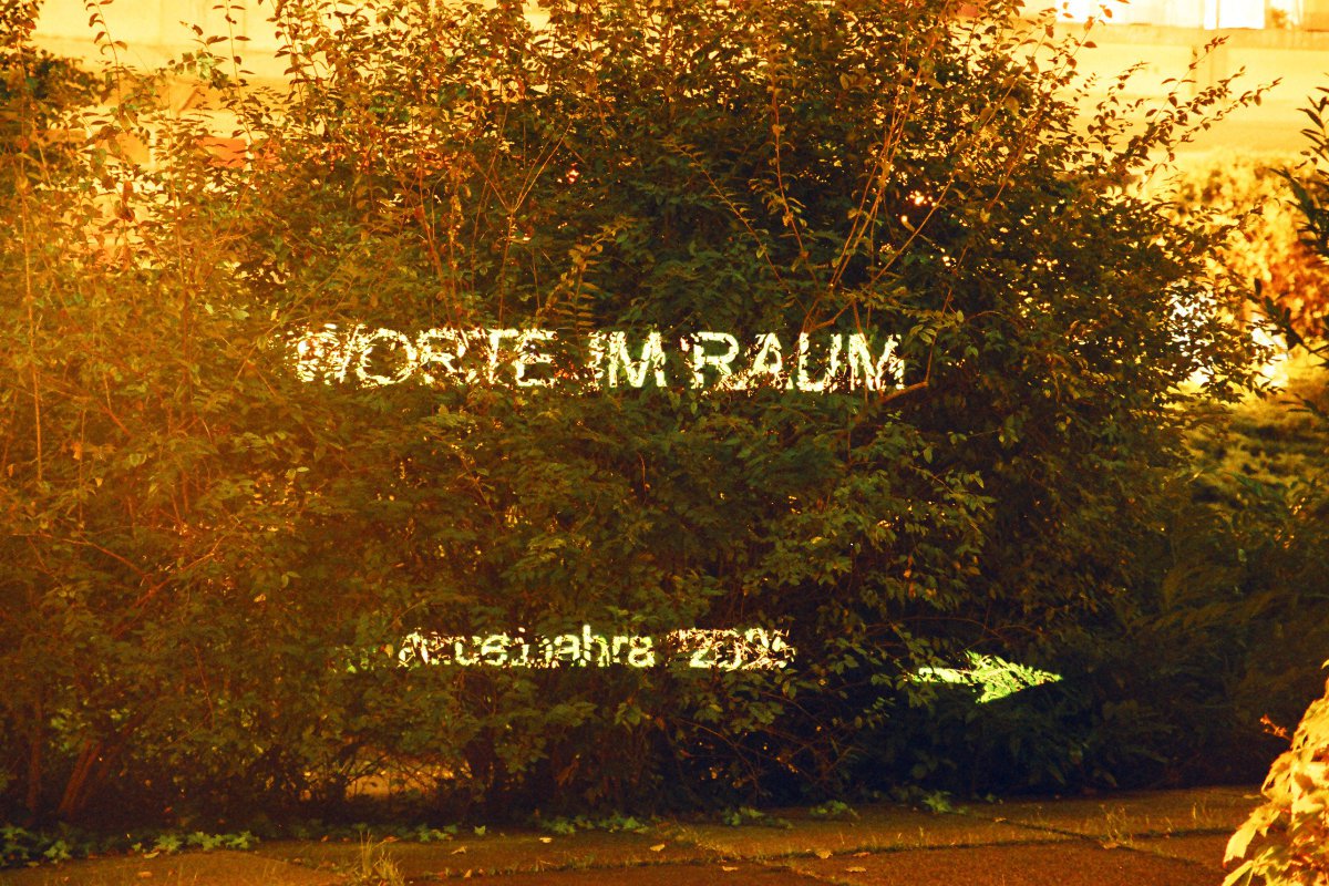 WORTE IM RAUM